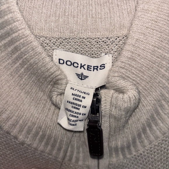 Men's Gray and Black Half-Zip Sweater - Picture 4 of 6